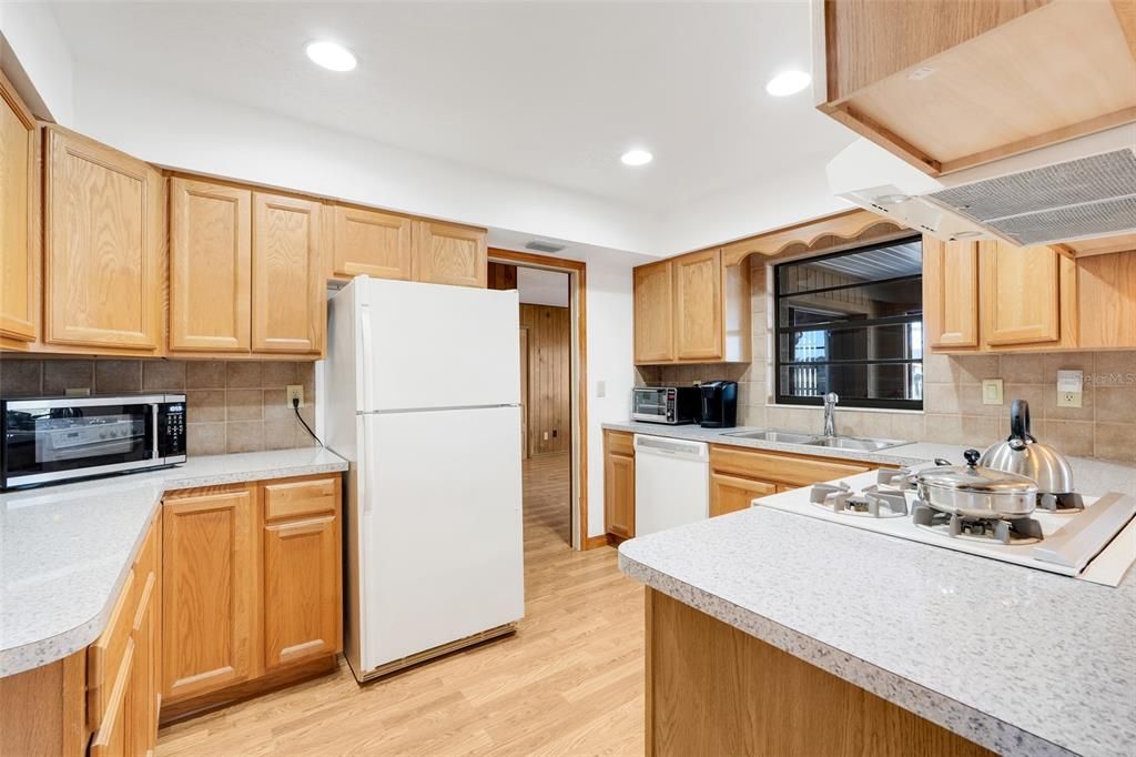 For Sale: $689,000 (3 beds, 2 baths, 1554 Square Feet)