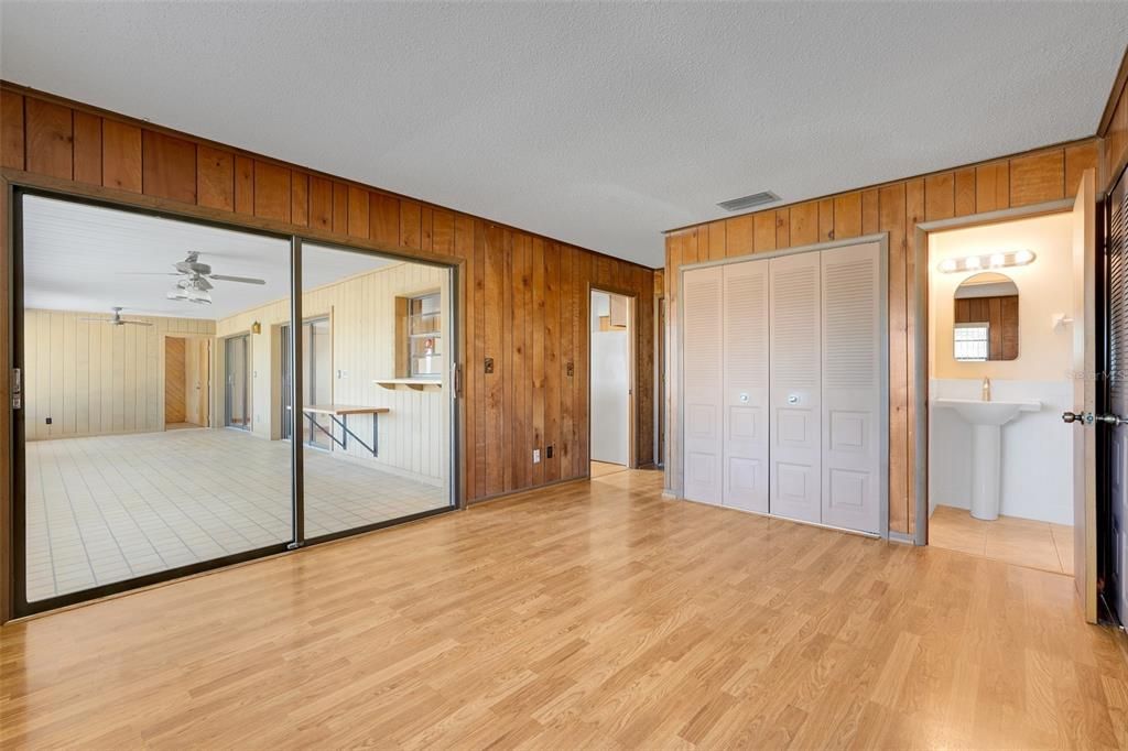 For Sale: $689,000 (3 beds, 2 baths, 1554 Square Feet)