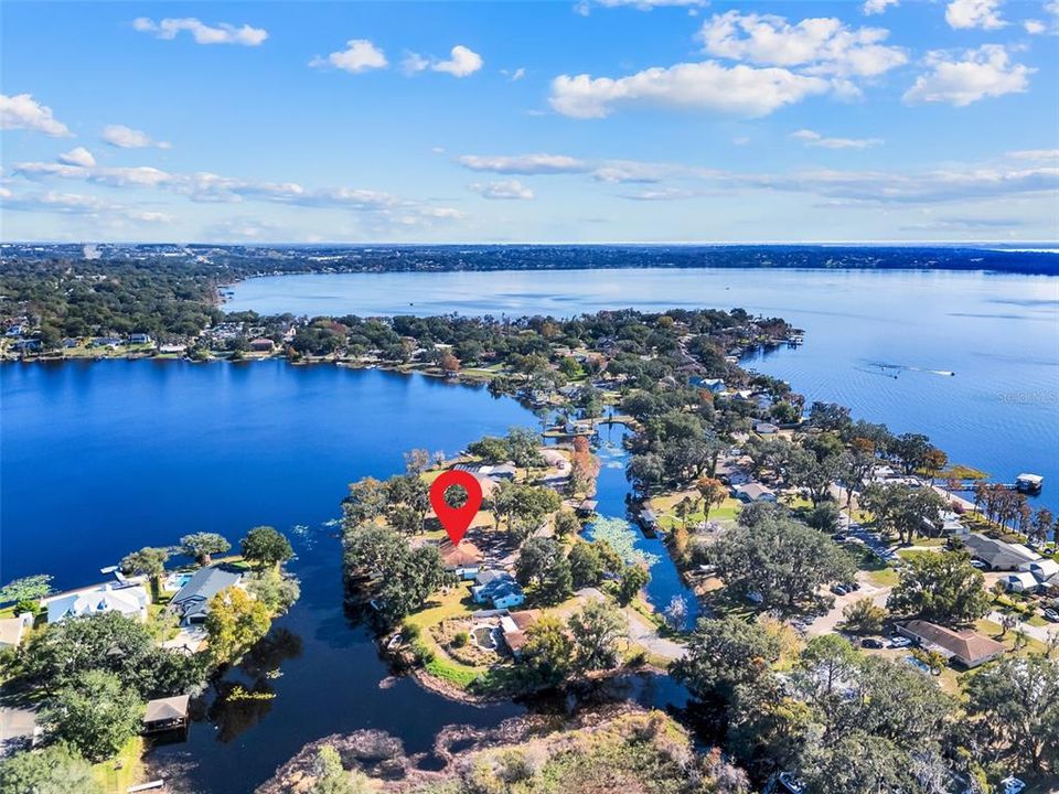 For Sale: $689,000 (3 beds, 2 baths, 1554 Square Feet)