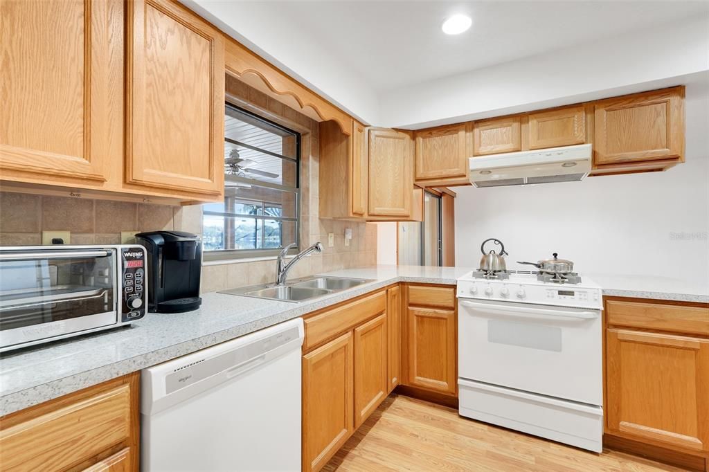 For Sale: $689,000 (3 beds, 2 baths, 1554 Square Feet)