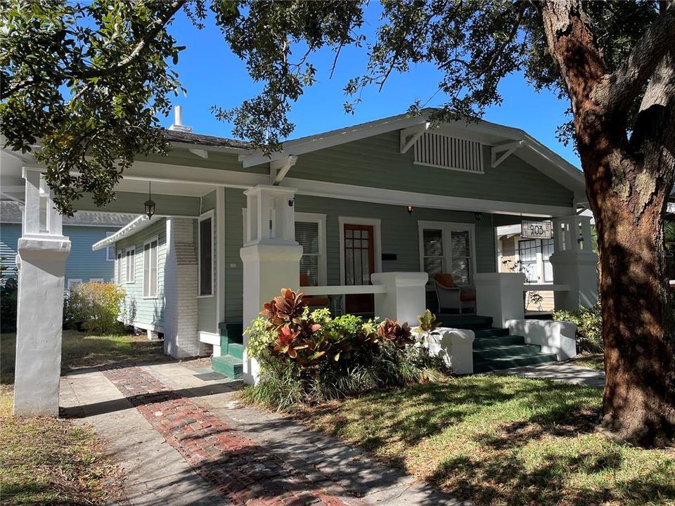 For Rent: $4,300 (2 beds, 2 baths, 1186 Square Feet)