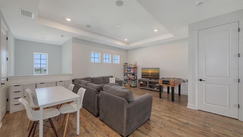 待售: $969,000 (5 贝兹, 3 浴室, 3525 平方英尺)