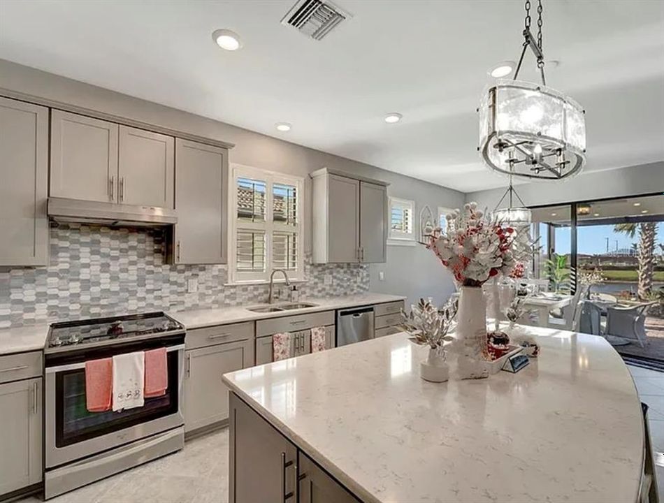 For Sale: $539,000 (3 beds, 2 baths, 1673 Square Feet)