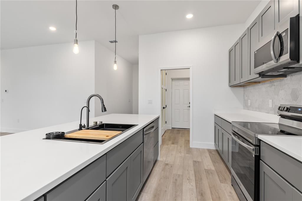 For Sale: $465,000 (4 beds, 3 baths, 2114 Square Feet)