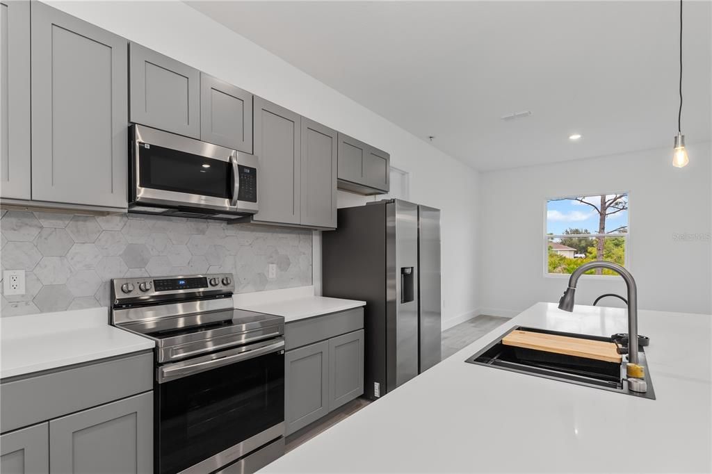 For Sale: $465,000 (4 beds, 3 baths, 2114 Square Feet)