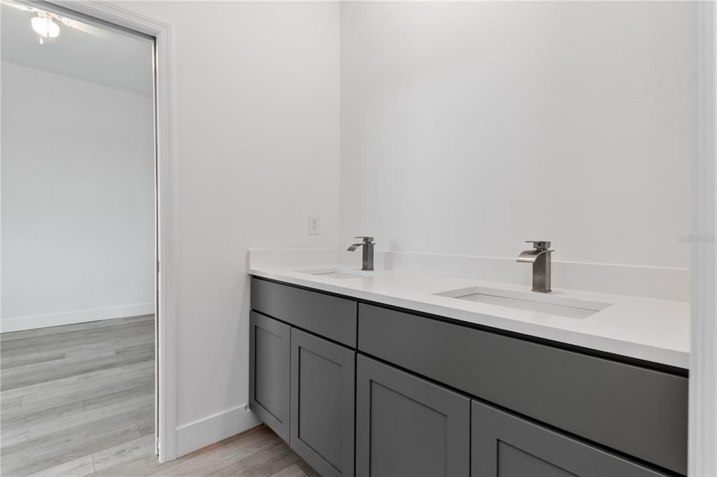 For Sale: $465,000 (4 beds, 3 baths, 2114 Square Feet)