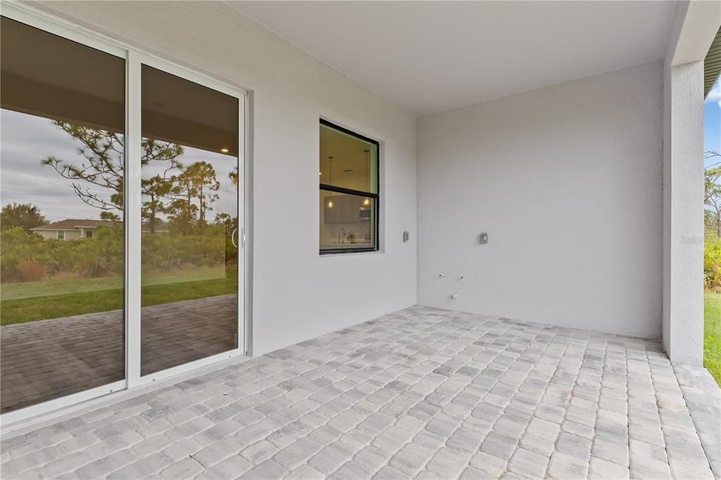 For Sale: $465,000 (4 beds, 3 baths, 2114 Square Feet)