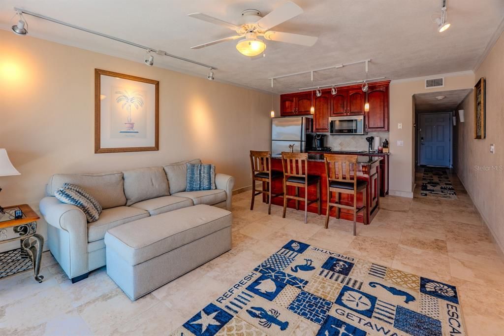 出租: $2,250 (1 贝兹, 1 浴室, 560 平方英尺)