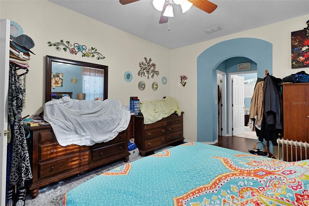 For Sale: $499,900 (4 beds, 3 baths, 2454 Square Feet)