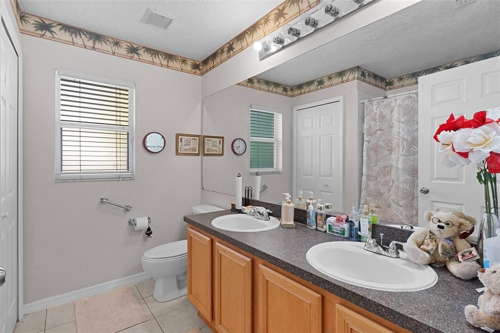 For Sale: $499,900 (4 beds, 3 baths, 2454 Square Feet)