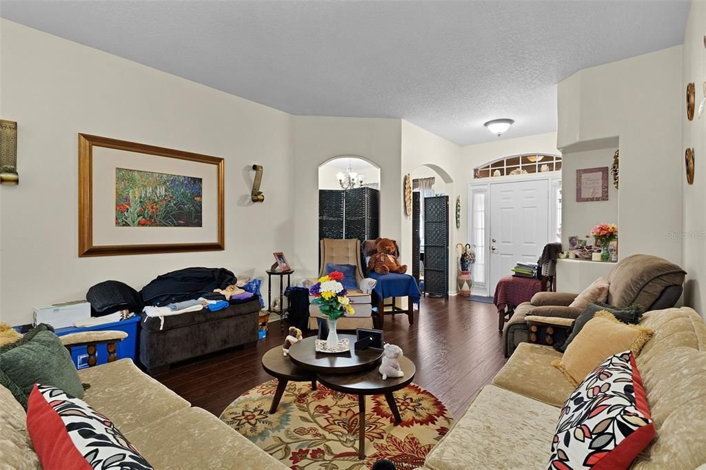 For Sale: $499,900 (4 beds, 3 baths, 2454 Square Feet)