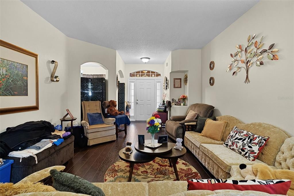 For Sale: $499,900 (4 beds, 3 baths, 2454 Square Feet)