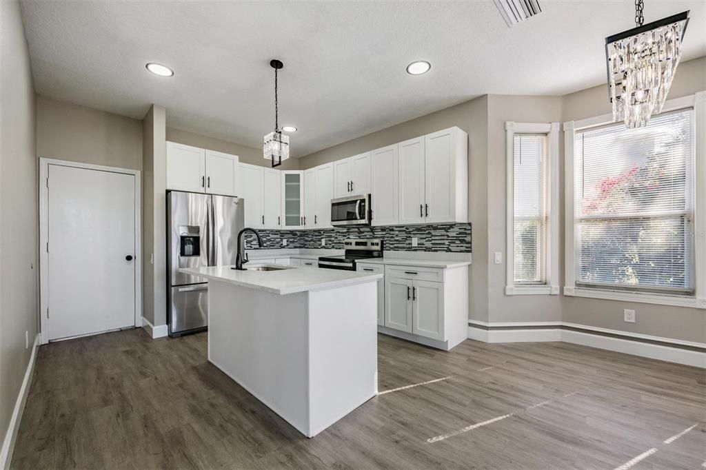 For Sale: $449,000 (4 beds, 3 baths, 2533 Square Feet)