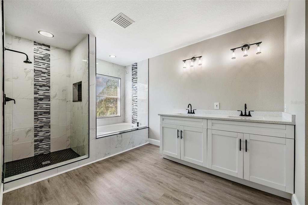 For Sale: $449,000 (4 beds, 3 baths, 2533 Square Feet)