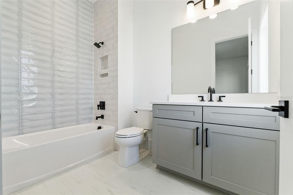 На продажу: $3,900,000 (5 спален, 6 ванн, 6632 Квадратных фут)