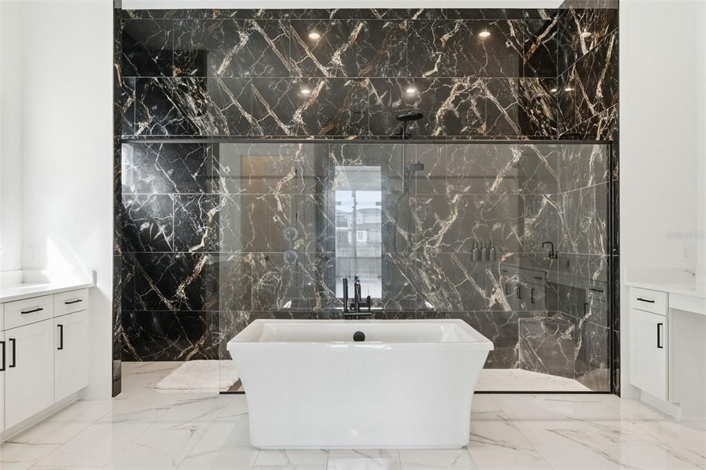 На продажу: $3,900,000 (5 спален, 6 ванн, 6632 Квадратных фут)