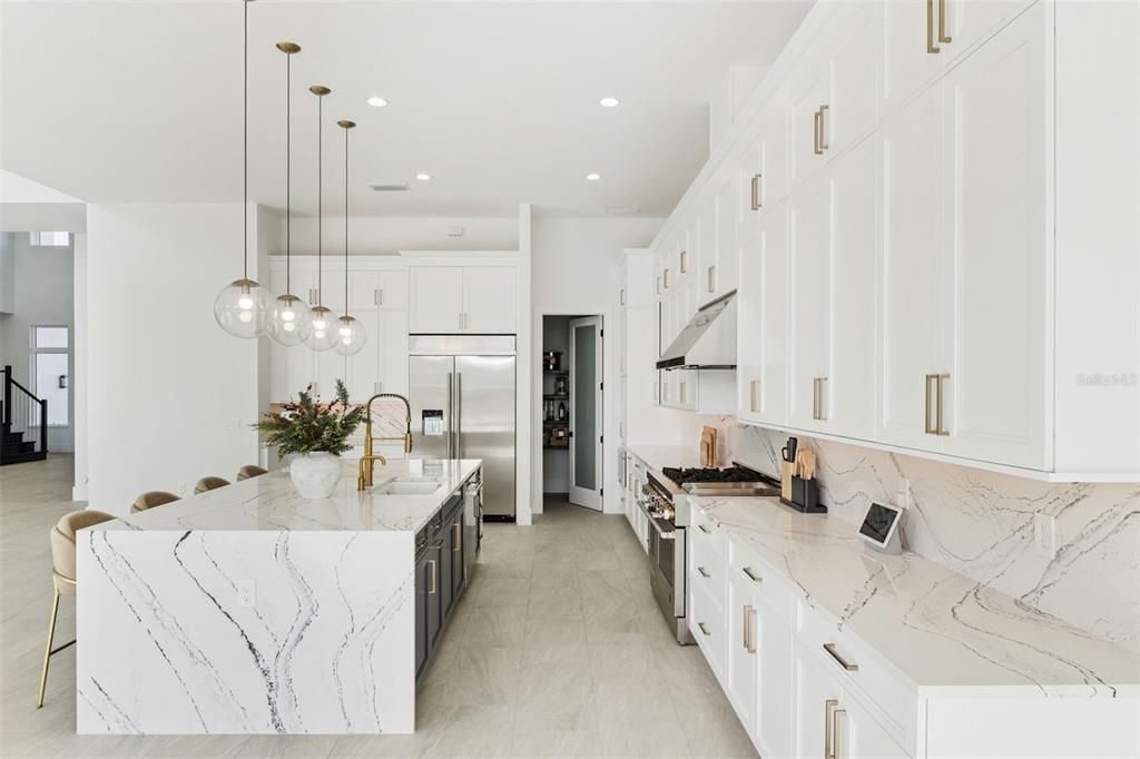 На продажу: $3,900,000 (5 спален, 6 ванн, 6632 Квадратных фут)