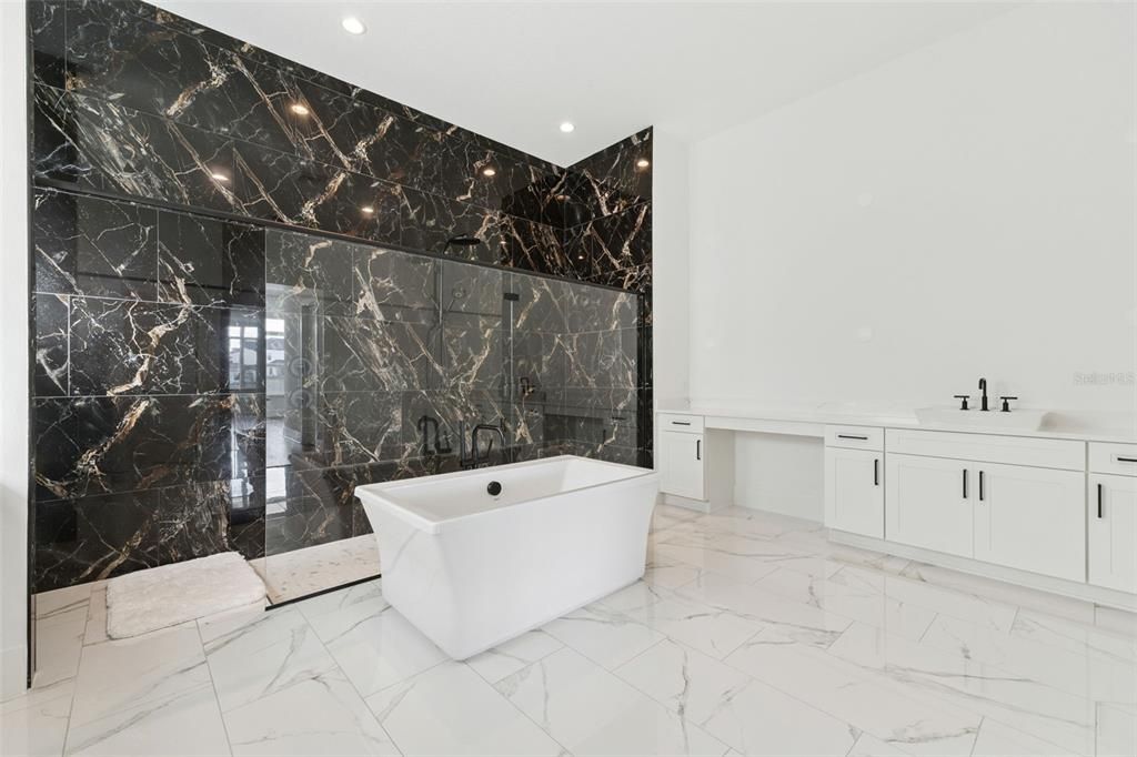 На продажу: $3,900,000 (5 спален, 6 ванн, 6632 Квадратных фут)