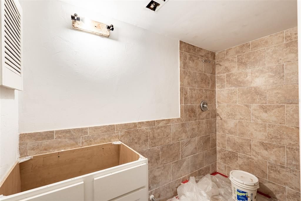 For Sale: $85,000 (2 beds, 2 baths, 938 Square Feet)