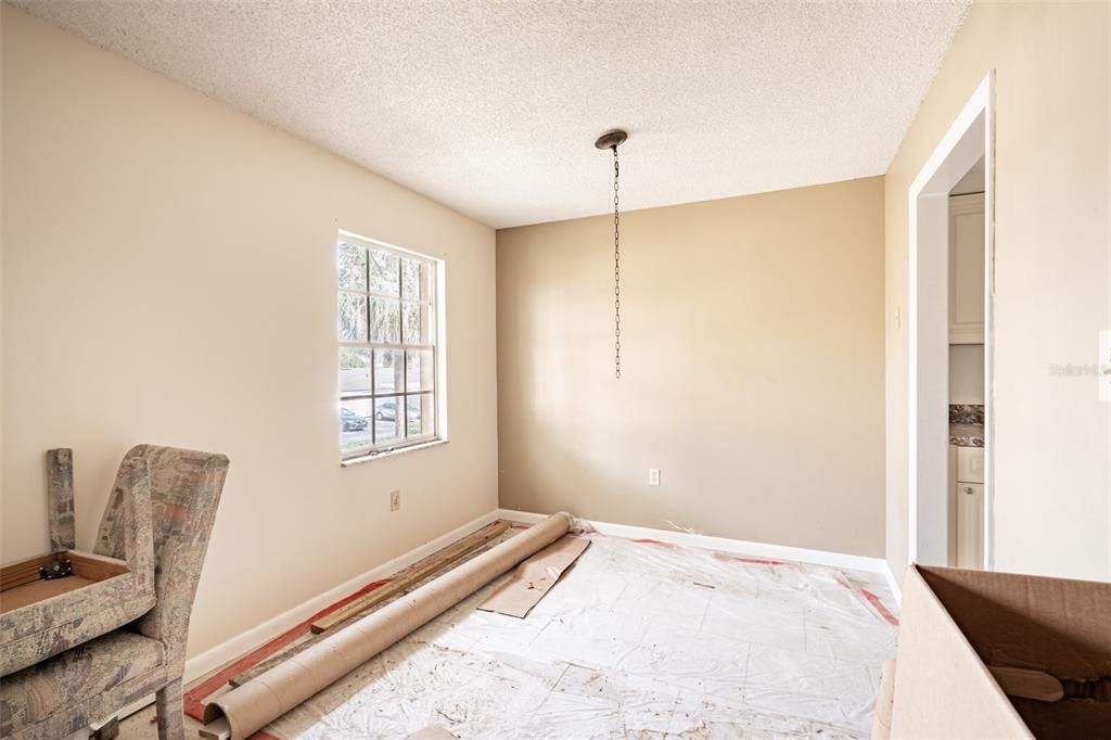 For Sale: $85,000 (2 beds, 2 baths, 938 Square Feet)