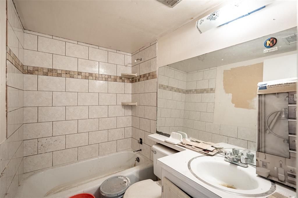 For Sale: $85,000 (2 beds, 2 baths, 938 Square Feet)