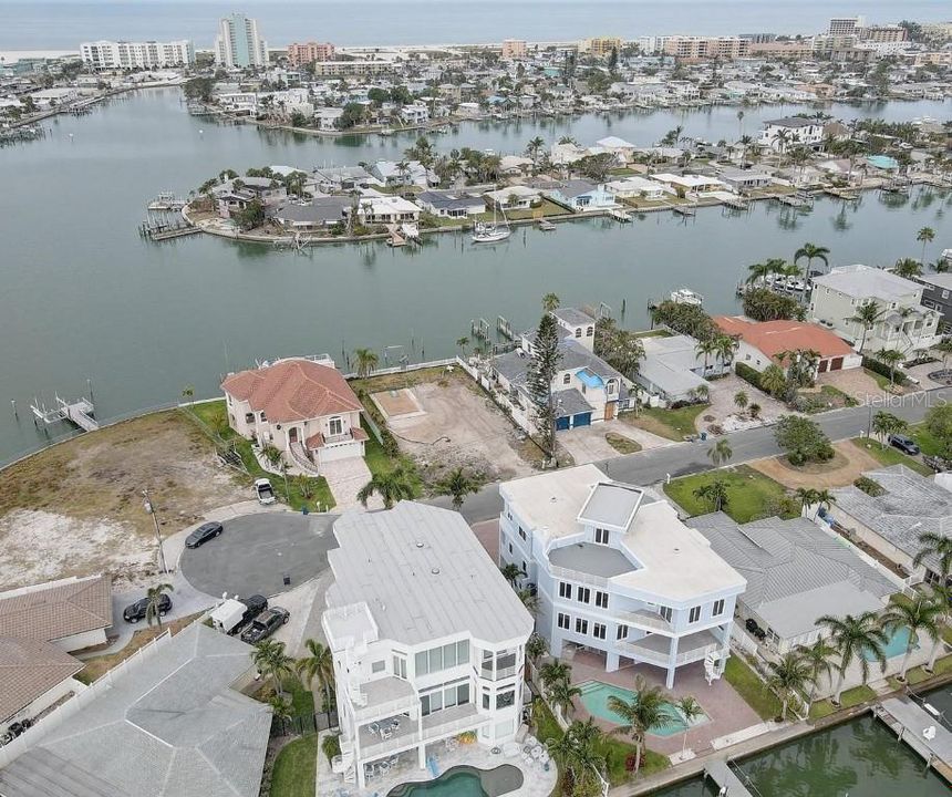 待售: $1,200,000 (0.19 acres)