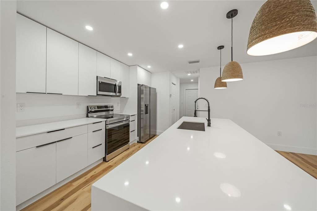 For Sale: $375,000 (3 beds, 2 baths, 1521 Square Feet)