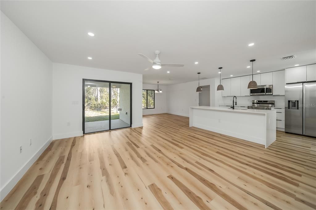 For Sale: $375,000 (3 beds, 2 baths, 1521 Square Feet)