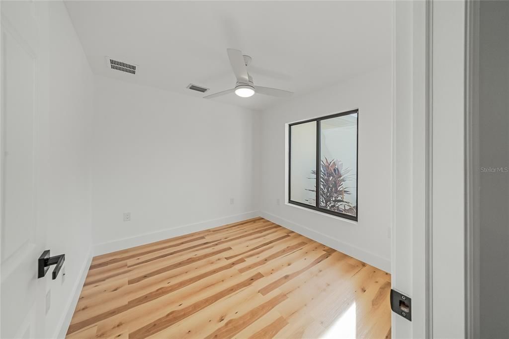 For Sale: $375,000 (3 beds, 2 baths, 1521 Square Feet)