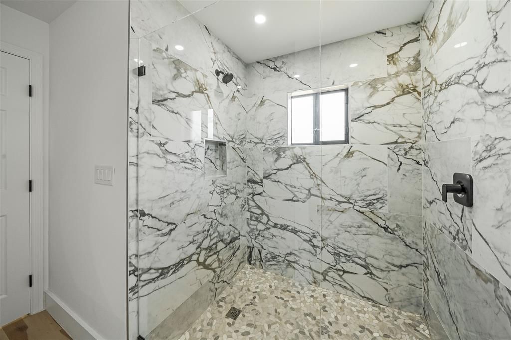 For Sale: $375,000 (3 beds, 2 baths, 1521 Square Feet)