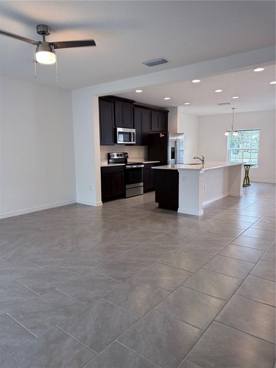 For Rent: $1,990 (3 beds, 2 baths, 1621 Square Feet)