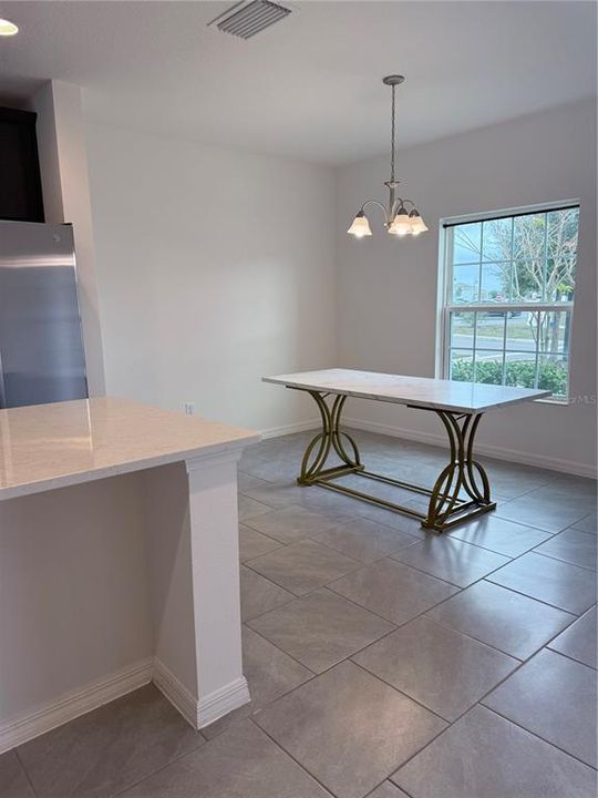 For Rent: $1,990 (3 beds, 2 baths, 1621 Square Feet)