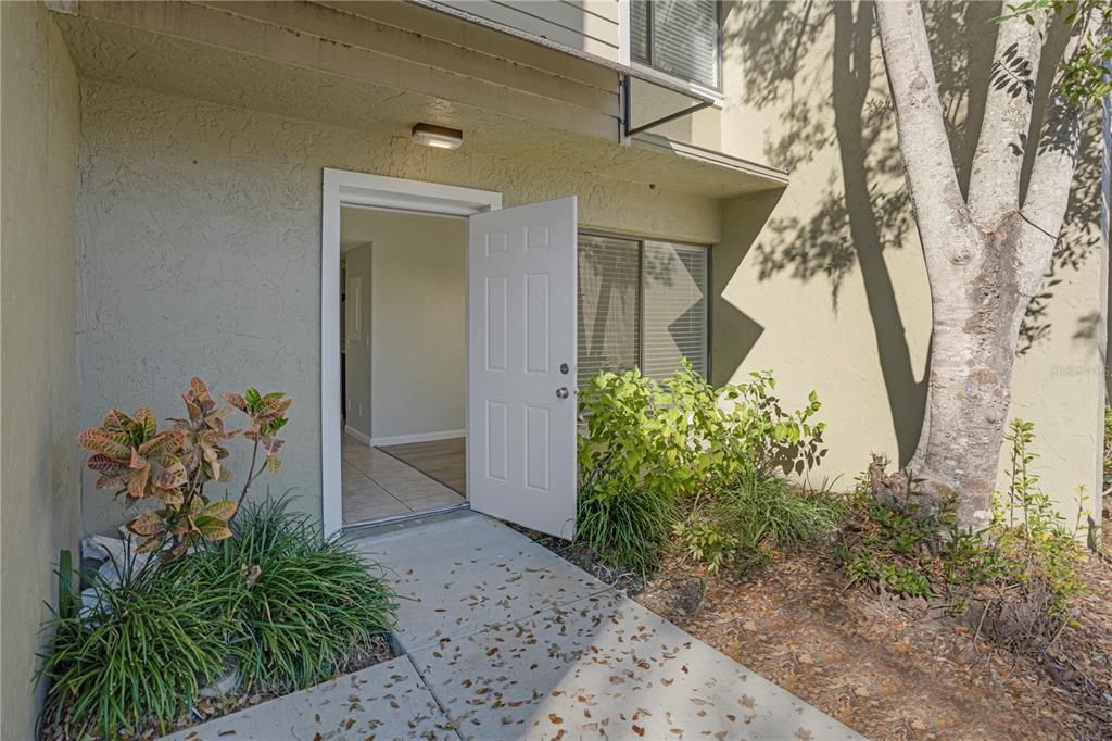 待售: $175,000 (2 贝兹, 1 浴室, 1070 平方英尺)