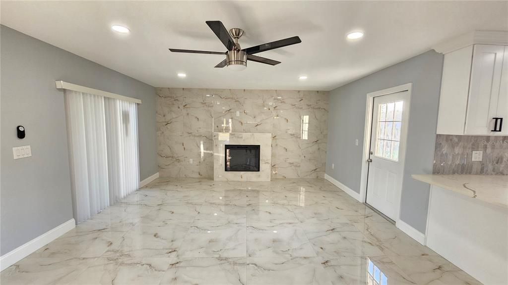 For Sale: $450,000 (3 beds, 2 baths, 1564 Square Feet)