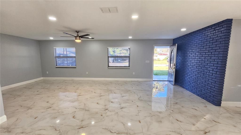 For Sale: $450,000 (3 beds, 2 baths, 1564 Square Feet)