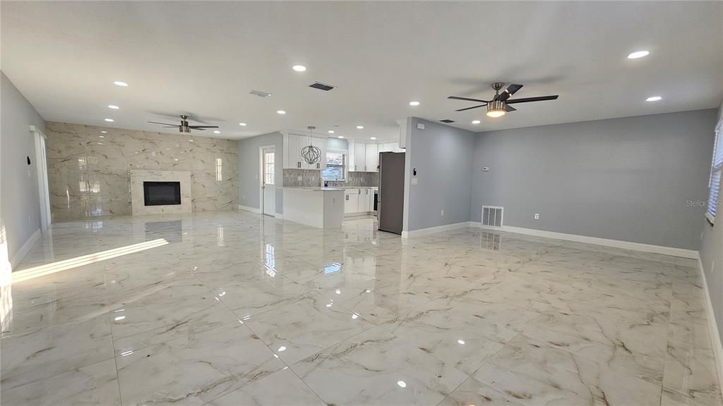 For Sale: $450,000 (3 beds, 2 baths, 1564 Square Feet)