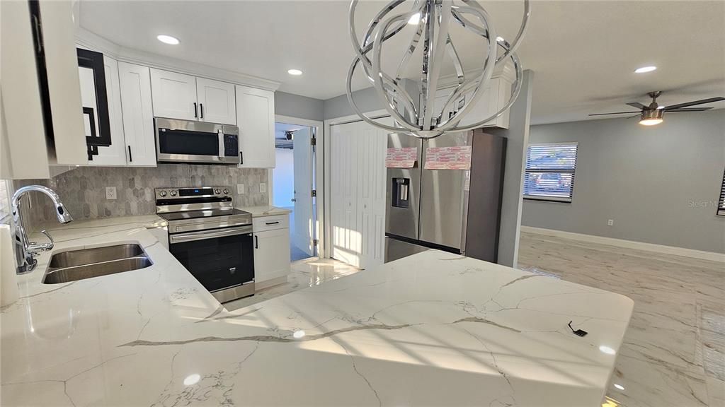 For Sale: $450,000 (3 beds, 2 baths, 1564 Square Feet)