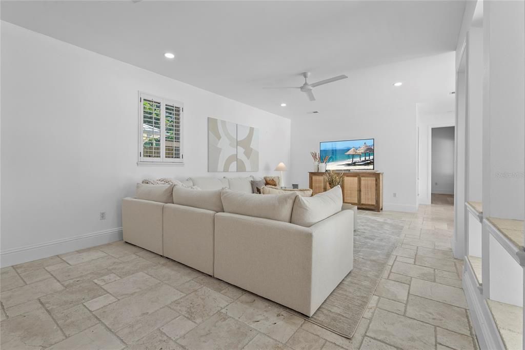 En Venta: $2,150,000 (5 camas, 5 baños, 3270 Pies cuadrados)