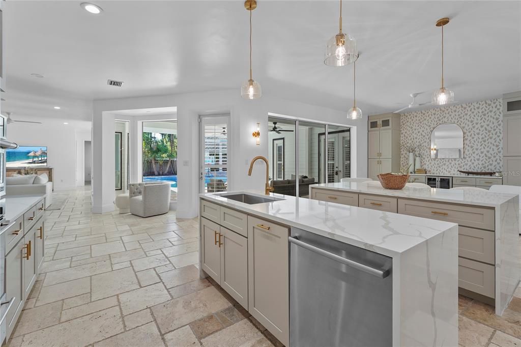 En Venta: $2,150,000 (5 camas, 5 baños, 3270 Pies cuadrados)