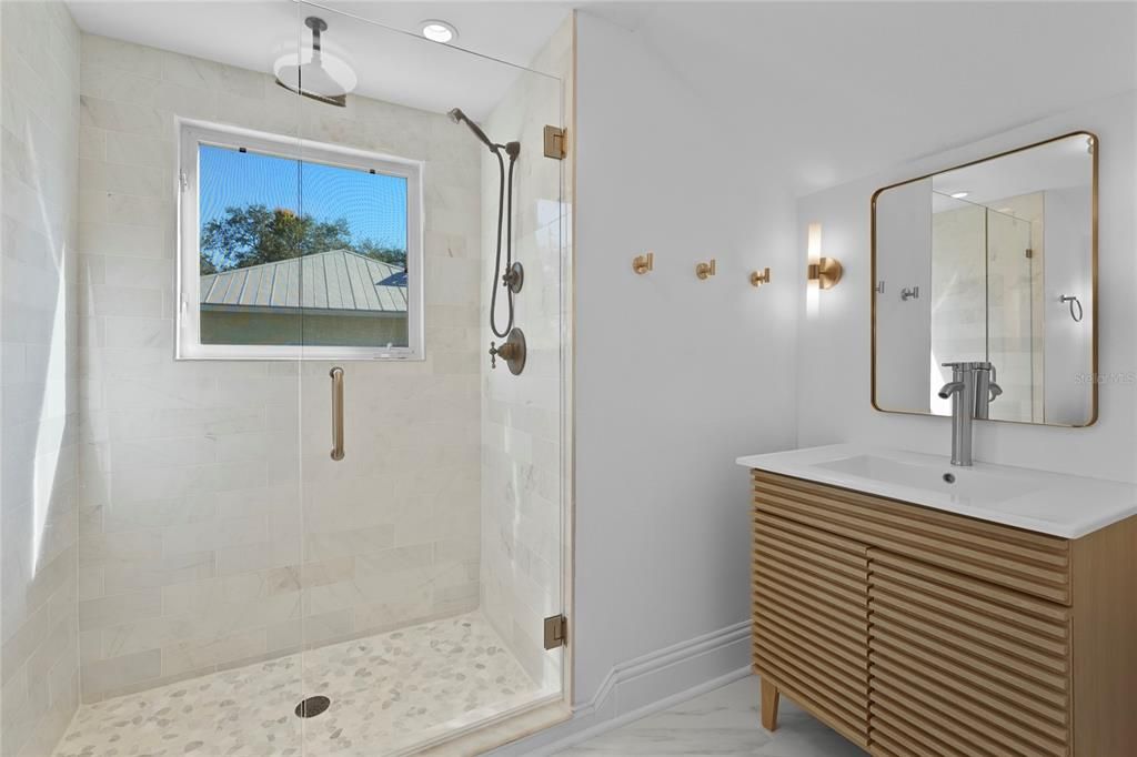 En Venta: $2,150,000 (5 camas, 5 baños, 3270 Pies cuadrados)