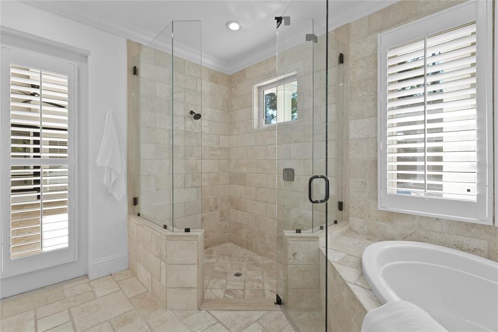 En Venta: $2,150,000 (5 camas, 5 baños, 3270 Pies cuadrados)