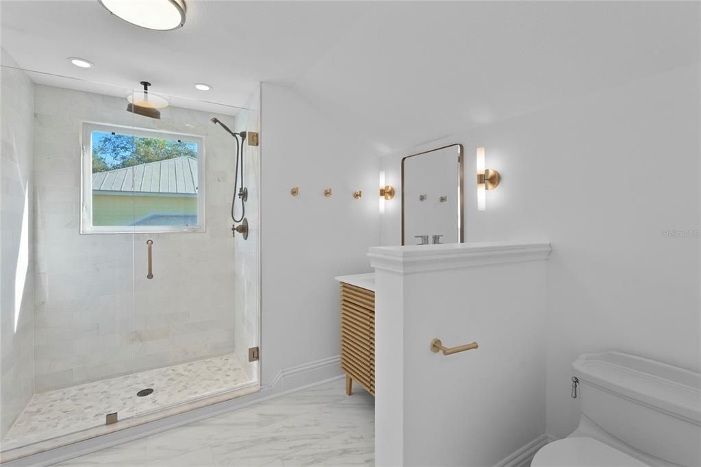 En Venta: $2,150,000 (5 camas, 5 baños, 3270 Pies cuadrados)