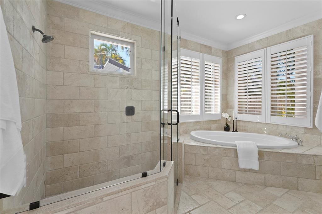 En Venta: $2,150,000 (5 camas, 5 baños, 3270 Pies cuadrados)