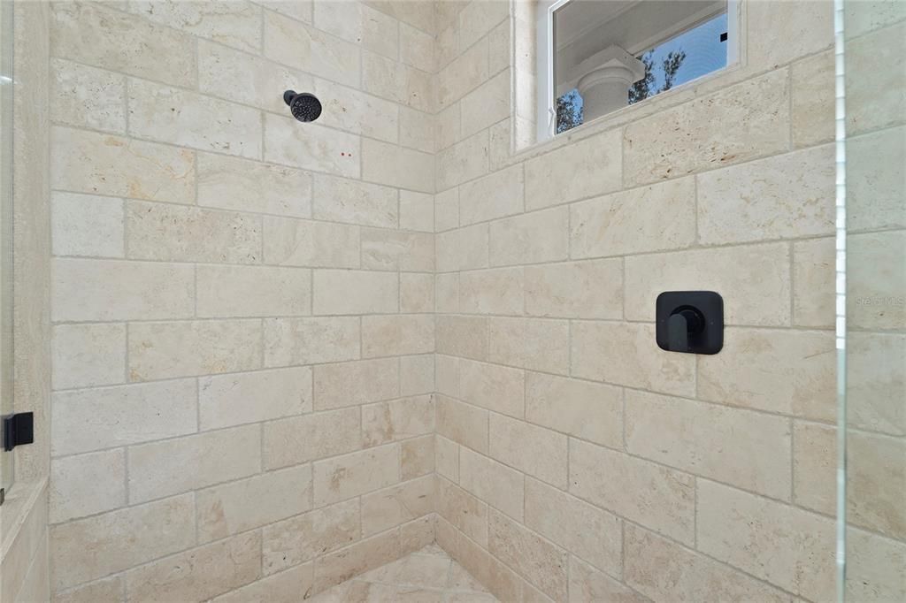 En Venta: $2,150,000 (5 camas, 5 baños, 3270 Pies cuadrados)