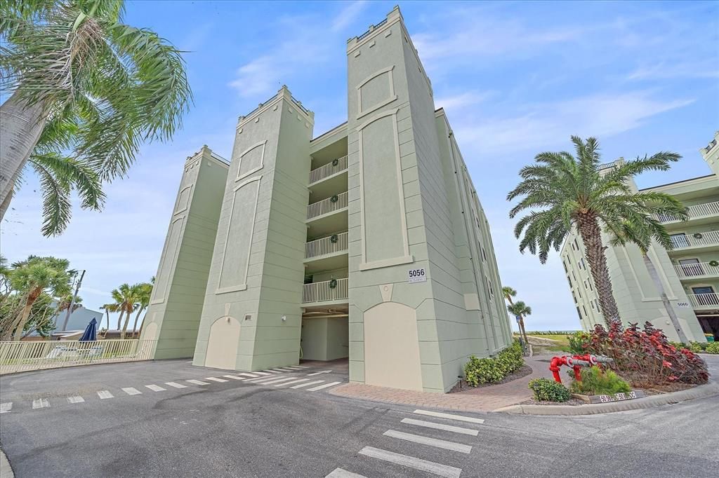 En Venta: $1,399,900 (3 camas, 2 baños, 2639 Pies cuadrados)