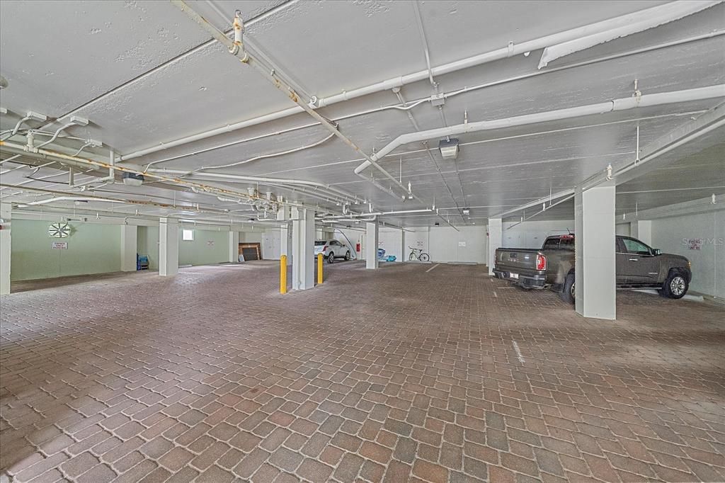 En Venta: $1,399,900 (3 camas, 2 baños, 2639 Pies cuadrados)