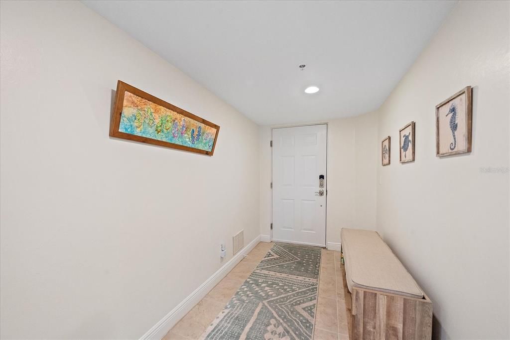 En Venta: $1,399,900 (3 camas, 2 baños, 2639 Pies cuadrados)