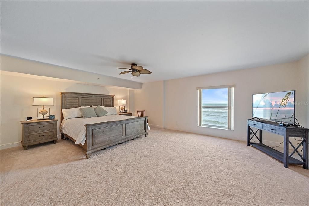 En Venta: $1,399,900 (3 camas, 2 baños, 2639 Pies cuadrados)