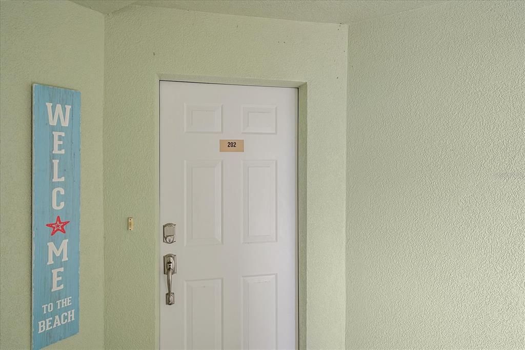 En Venta: $1,399,900 (3 camas, 2 baños, 2639 Pies cuadrados)