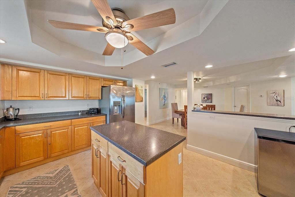 En Venta: $1,399,900 (3 camas, 2 baños, 2639 Pies cuadrados)